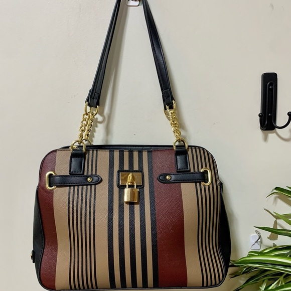 Adrienne Vittadini Bags Adrienne Vittadinni Downtown Shoulder Bag